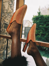 Load image into Gallery viewer, Women's Pēkäk Lounge Slippers - Sunset Orange