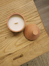 Load image into Gallery viewer, ÌHÉ Wood Wick Candle - Saharan Clay Holder