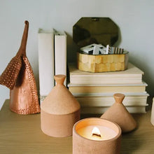 Load image into Gallery viewer, ÌHÉ Soy Wax Candle for Home - Saharan Clay Holder