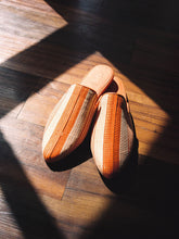 Load image into Gallery viewer, Men&#39;s Pēkäk Lounge Slippers - Sunset Orange
