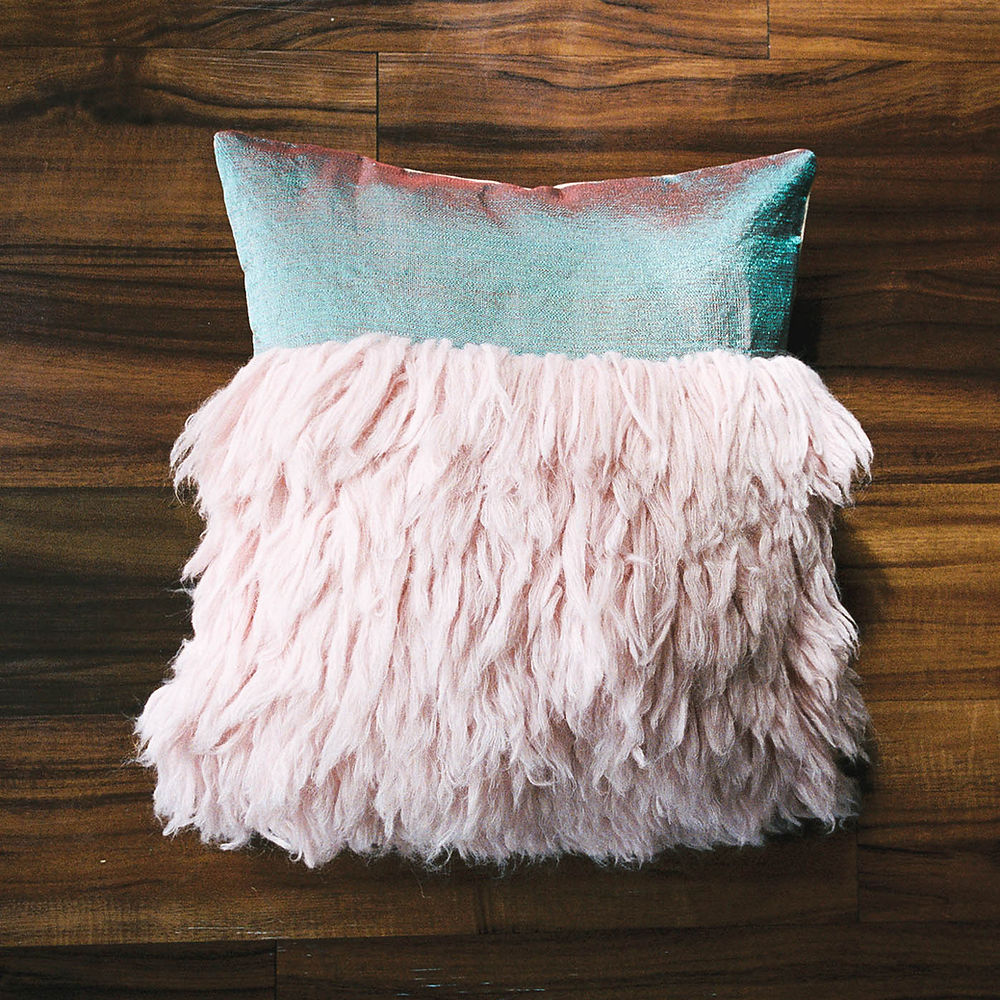Wugo Pillow - Cotton Candy/Peruvian Pink