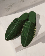 Load image into Gallery viewer, Women&#39;s Pēkäk Lounge Slippers - Iroko Green
